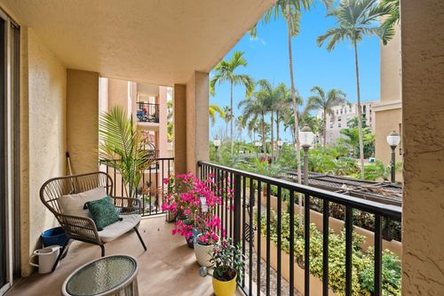 2202-520 Se 5th Ave, Fort Lauderdale, FL, 33301-2932 | Card Image