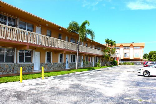 apt-221-1154 W 35th St, Hialeah, FL, 33012-4981 | Card Image
