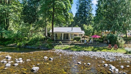 24335 252nd Ave Se, Maple Valley, WA, 98038-8221 | Card Image