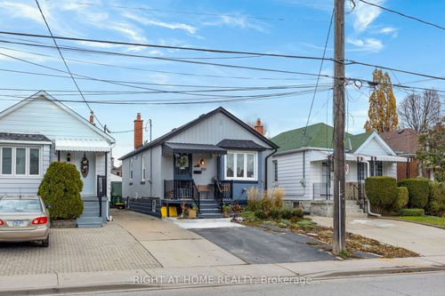 {{alt}} | Card Image