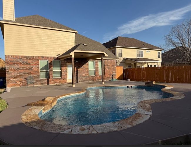 Gorgeous swimming pool ready to enjoy all year around. | Image 32