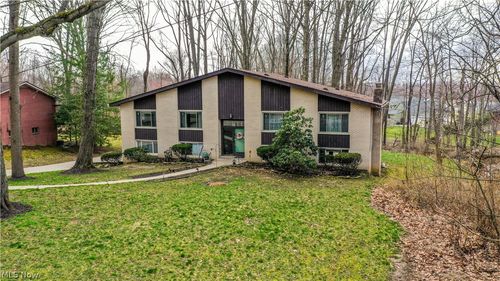 447 Spring Grove Dr, Tallmadge, OH, 44278-1339 | Card Image