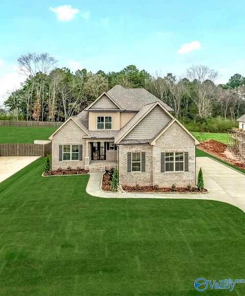 233 Oakland View Dr, Brownsboro, AL, 35741-8705 | Card Image