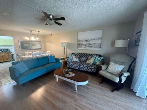 314-17001 Ne 13th Ave, Miami, FL, 33162-2716 | Card Image