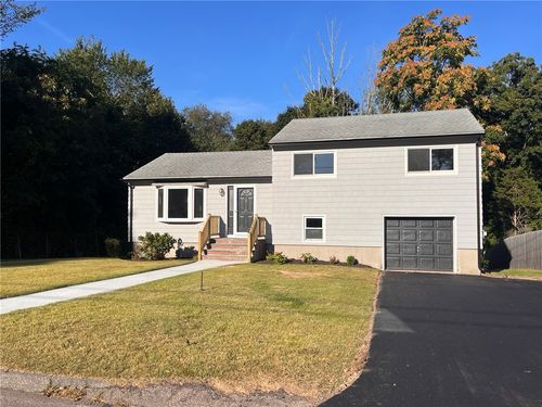 19 Nichols Ln, Westerly, RI, 02891-1308 | Card Image