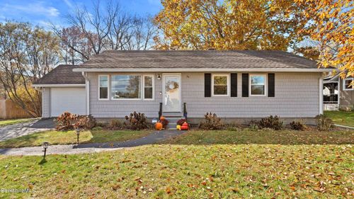 80 Mcintosh Dr, Pittsfield, MA, 01201-3828 | Card Image