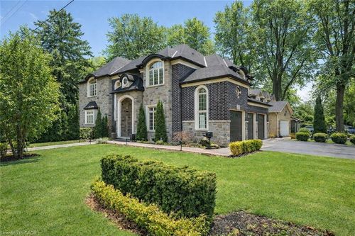 125 Central Dr, Ancaster, ON, L9G2A3 | Card Image