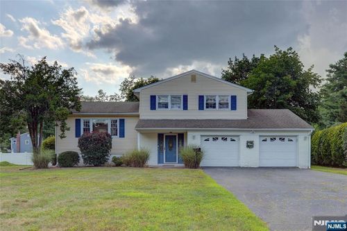 23 Van Ness Ave, Pompton Plains, NJ, 07444-1254 | Card Image