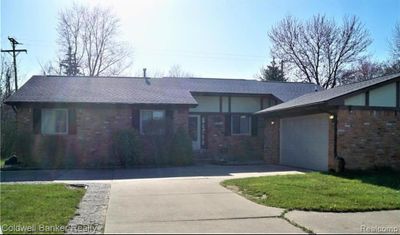 3887 John R Rd, Home with 4 bedrooms, 2 bathrooms and null parking in TROY MI | Image 1