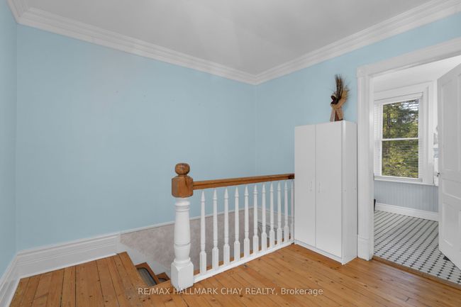 4950 Penetanguishene Rd, House other with 4 bedrooms, 3 bathrooms and 10 parking in Hillsdale ON | Image 22