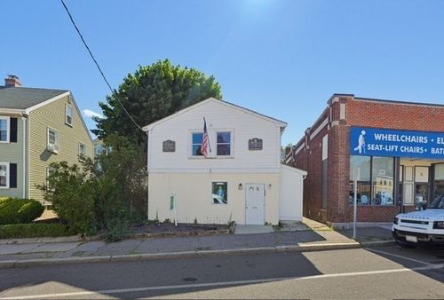 11 Grove St, Belmont, MA, 02478-3621 | Card Image