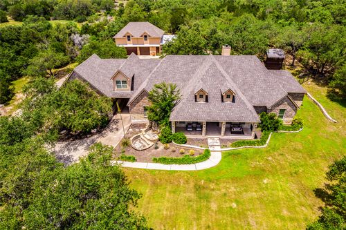 530 Woodland Dr, Driftwood, TX, 78619-4327 | Card Image