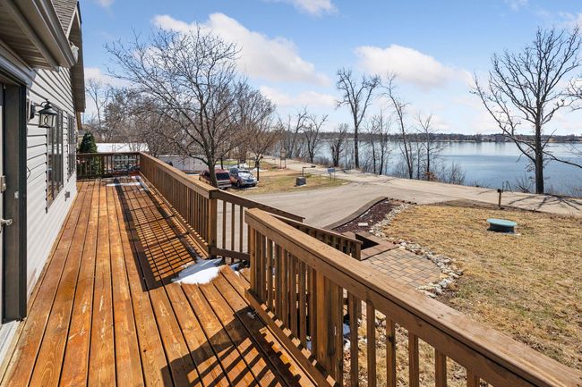 With plenty of space to entertain, take in the fresh air and enjoy the view! | Image 23