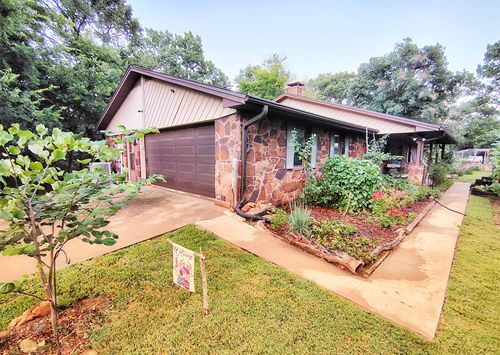 3512 Redbud Dr, Holdenville, OK, 74848-9494 | Card Image