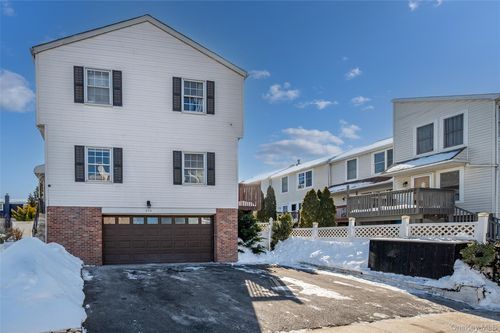 256 Madison St, Mamaroneck, NY, 10543-1817 | Card Image