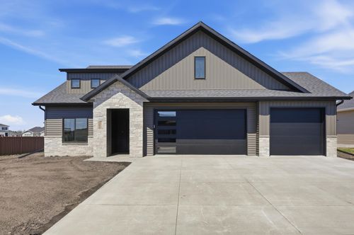 3296 Timber Creek Cir S, Fargo, ND, 58104-7745 | Card Image