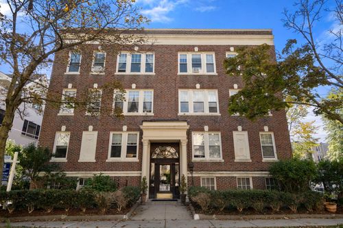 4-36 Dwight St, Brookline, MA, 02446-3326 | Card Image