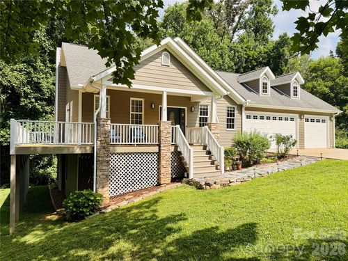 2 Birkdale Dr, Weaverville, NC, 28787-8802 | Card Image