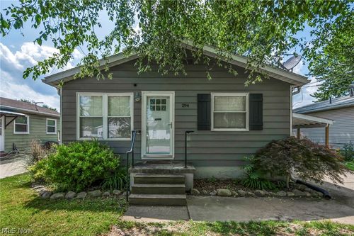 294 Broadview Ave, Barberton, OH, 44203-1107 | Card Image