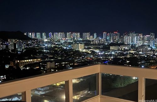 1122 Kaumailuna Place, Honolulu, HI, 96817 | Card Image