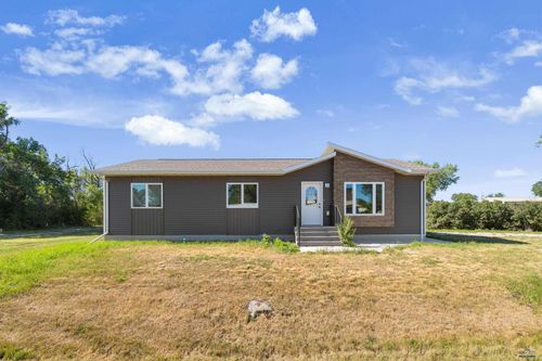 402 S B Ave, New Underwood, SD, 57761-3011 | Card Image
