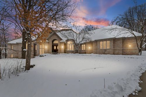 12137 Grandview Ter, Apple Valley, MN, 55124-9768 | Card Image