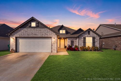 5130 Walnut Creek Dr, Sand Springs, OK, 74063-3391 | Card Image