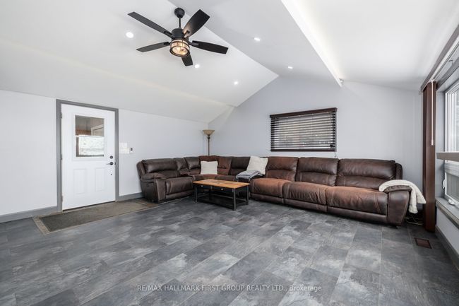 6386 Bluebird St, House other with 3 bedrooms, 1 bathrooms and 20 parking in Ramara ON | Image 6