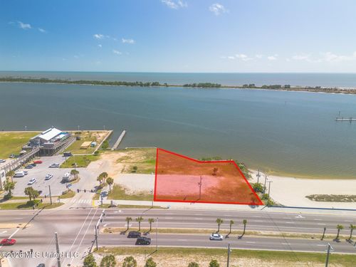 315 Beach Blvd, Biloxi, MS, 39530-3840 | Card Image