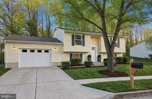10702 Hollaway Dr, UPPER MARLBORO, MD, 20772-4735 | Card Image