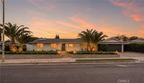 10111 Oso Ave, Chatsworth, CA, 91311 | Card Image