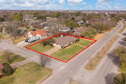 1002 Berkley Dr, Cleburne, TX, 76033-6109 | Card Image