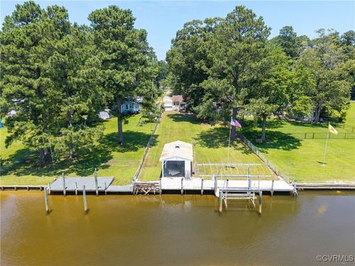 742 Shore Dr, Hartfield, VA, 23071-2045 | Card Image