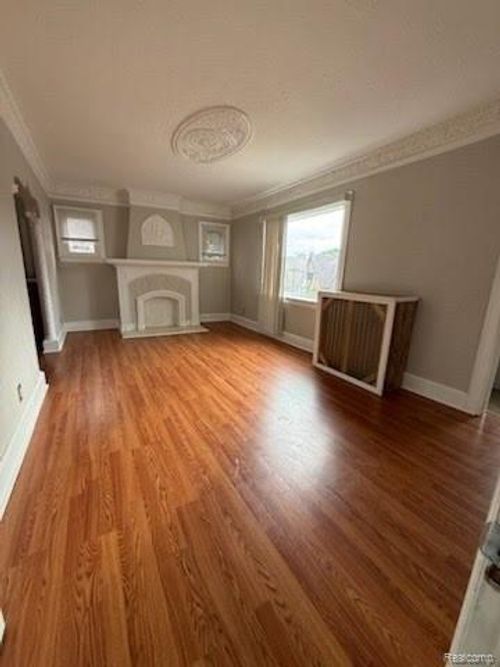 2-17332 Stoepel St, Detroit, MI, 48221-2661 | Card Image