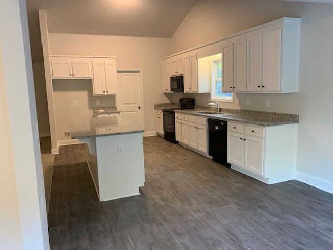 473 Riley Cir Nw, House other with 4 bedrooms, 3 bathrooms and 2 parking in Milledgeville GA | Image 4