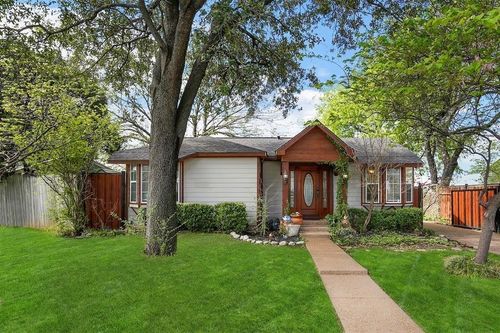 8515 Glencrest Ln, Dallas, TX, 75209-2631 | Card Image