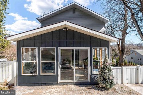 5012 Erbs Bridge Rd, MECHANICSBURG, PA, 17050-2430 | Card Image