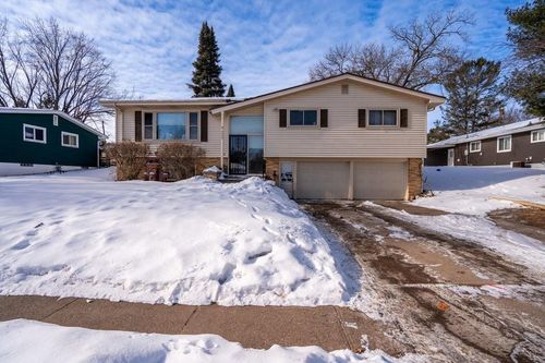 2858 11th St, Eau Claire, WI, 54703-2707 | Card Image