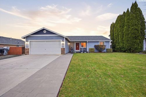9703 Percheron Dr, Pasco, WA, 99301-6688 | Card Image