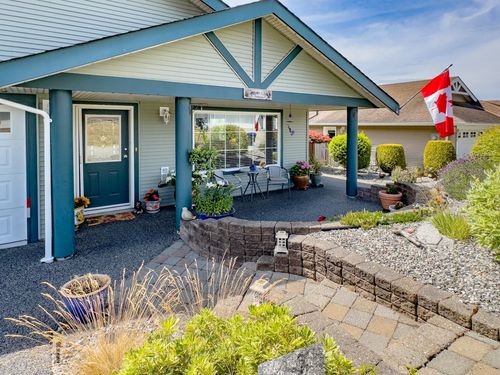 5692 Emily Way, Sechelt, BC, V7Z0N5 | Card Image