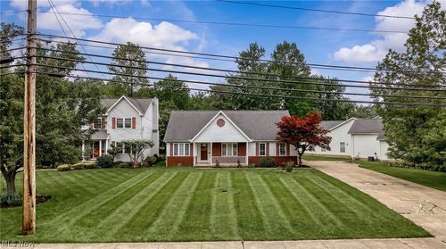 710 Erie Rd, Eastlake, OH, 44095-1806 | Card Image