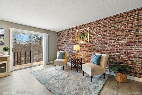 unit-202-5299 Highland Rd, Waterford, MI, 48327-1942 | Card Image