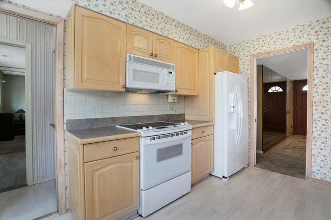 Kitchen is bright & airy | Image 4