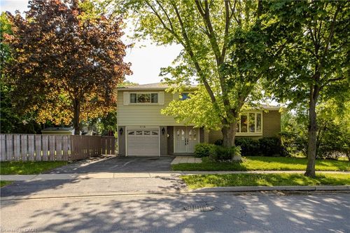 3118 Centennial Drive, Burlington, ON, L7M1B9 | Card Image