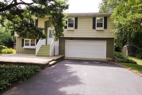 995 Meadow Ln, Elgin, IL, 60123-1427 | Card Image