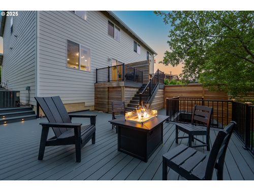 1510 Spruce Dr, Seaside, OR, 97138-7570 | Card Image