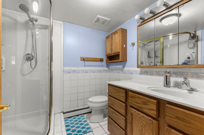 Lower level full bath | Image 15