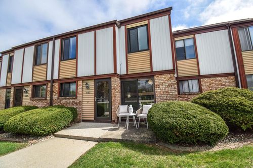 4087 W College Avenue, Franklin, WI, 53221 | Card Image