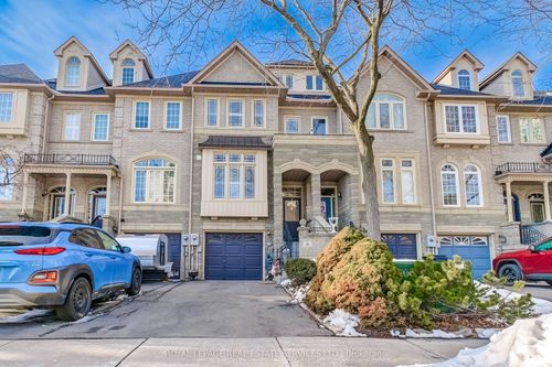 8 Granite Court, Etobicoke, ON, M8V4A4 | Card Image