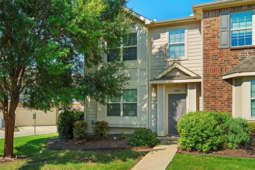 6900 Carrington Ln, Fort Worth, TX, 76137-7557 | Card Image
